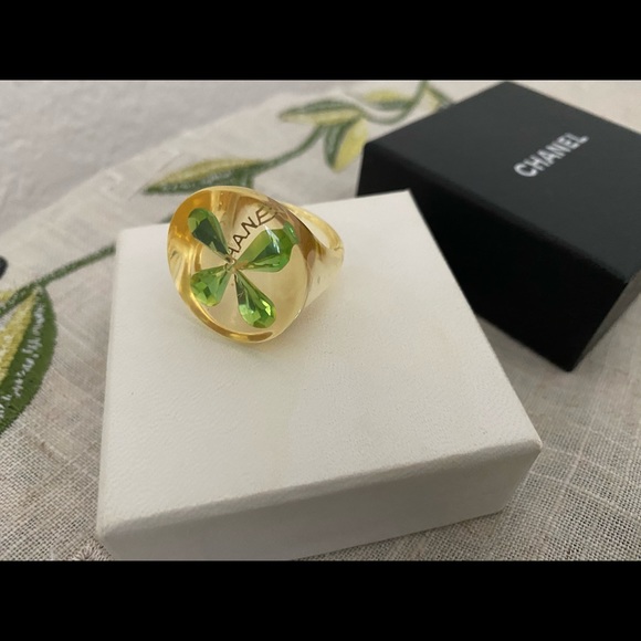 Chanel Acrylic Clover Ring - Picture 4 of 4